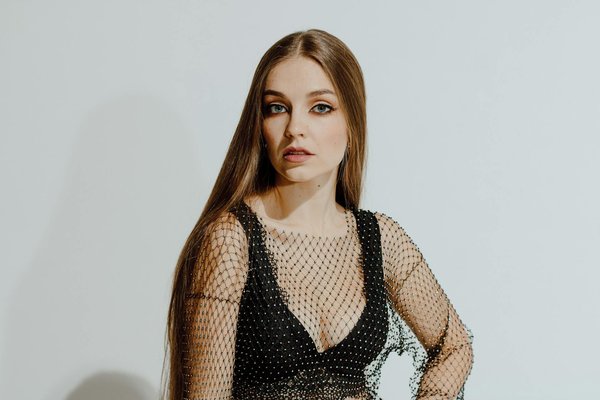 Master the art of subtle contouring: your guide to effortless, naturally flawless skin